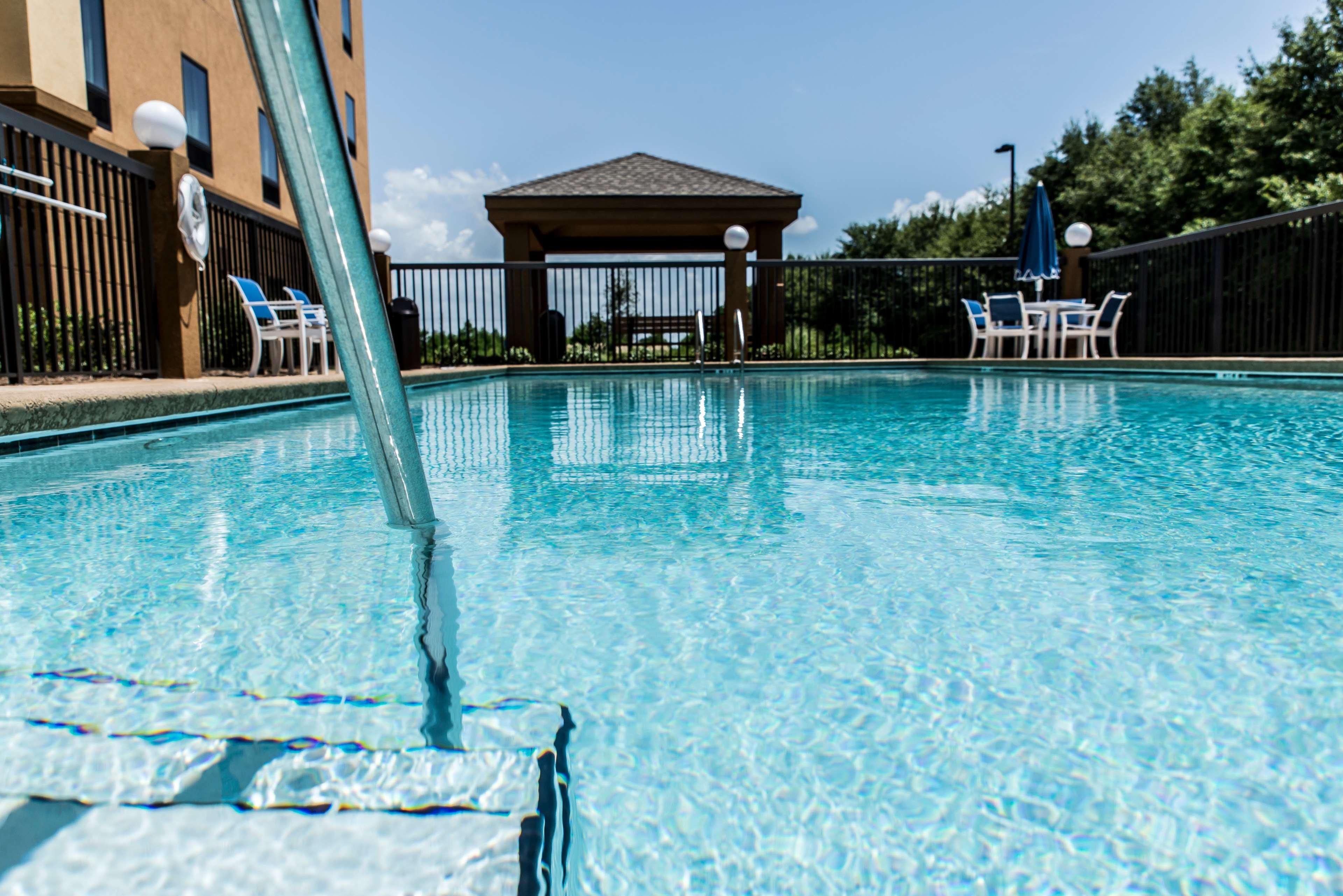 Hampton Inn Фолеи Екстериор снимка