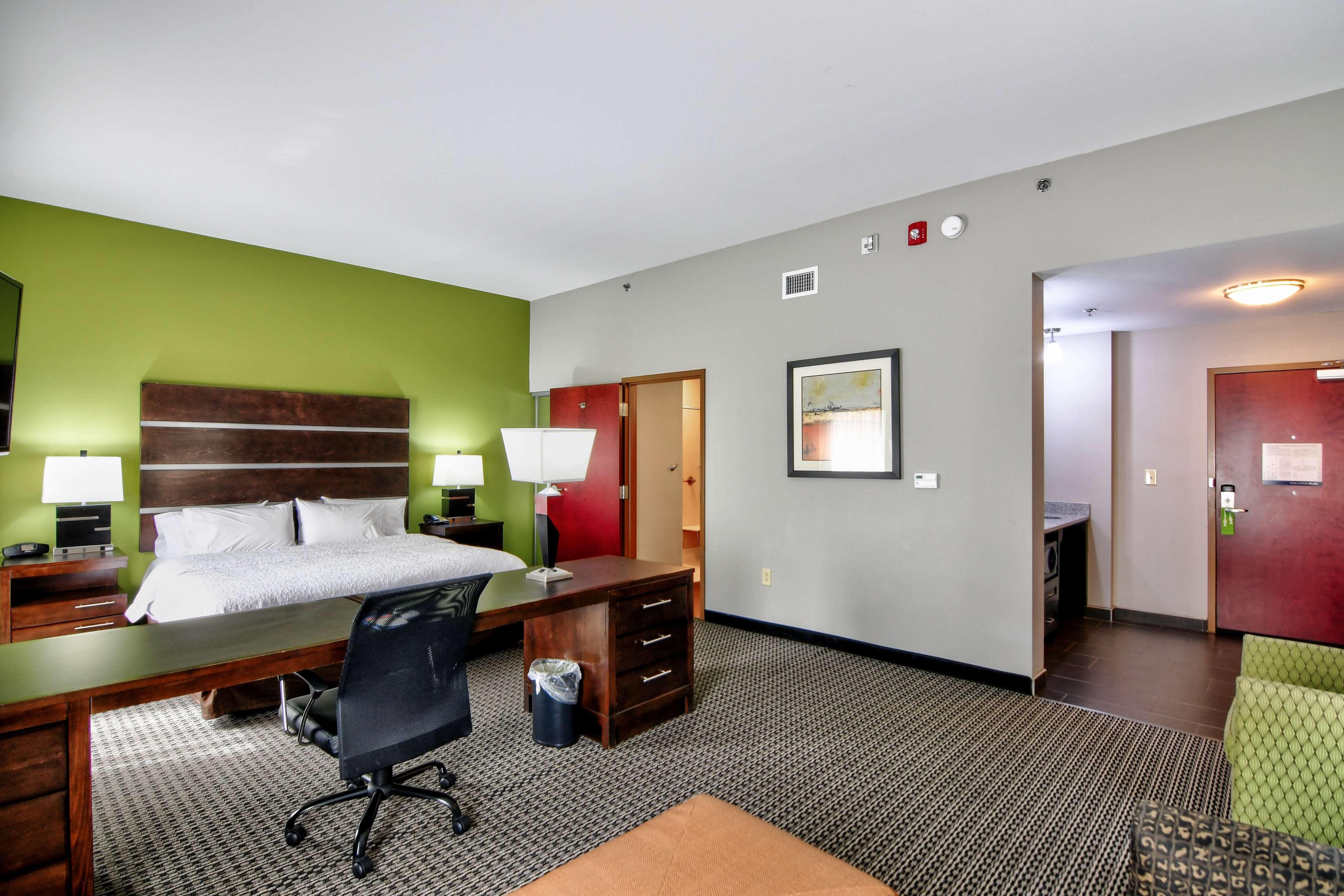 Hampton Inn Фолеи Екстериор снимка