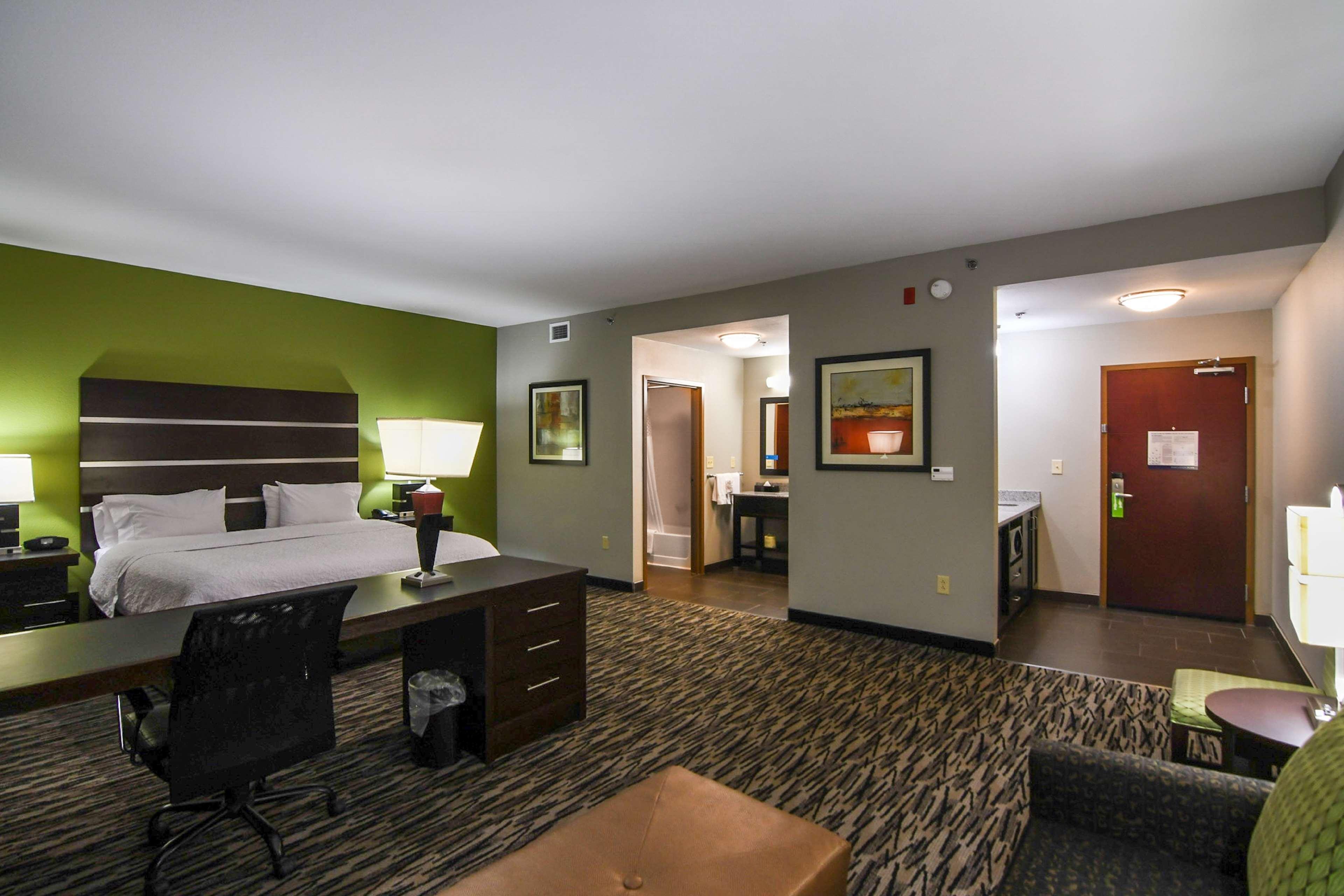 Hampton Inn Фолеи Екстериор снимка