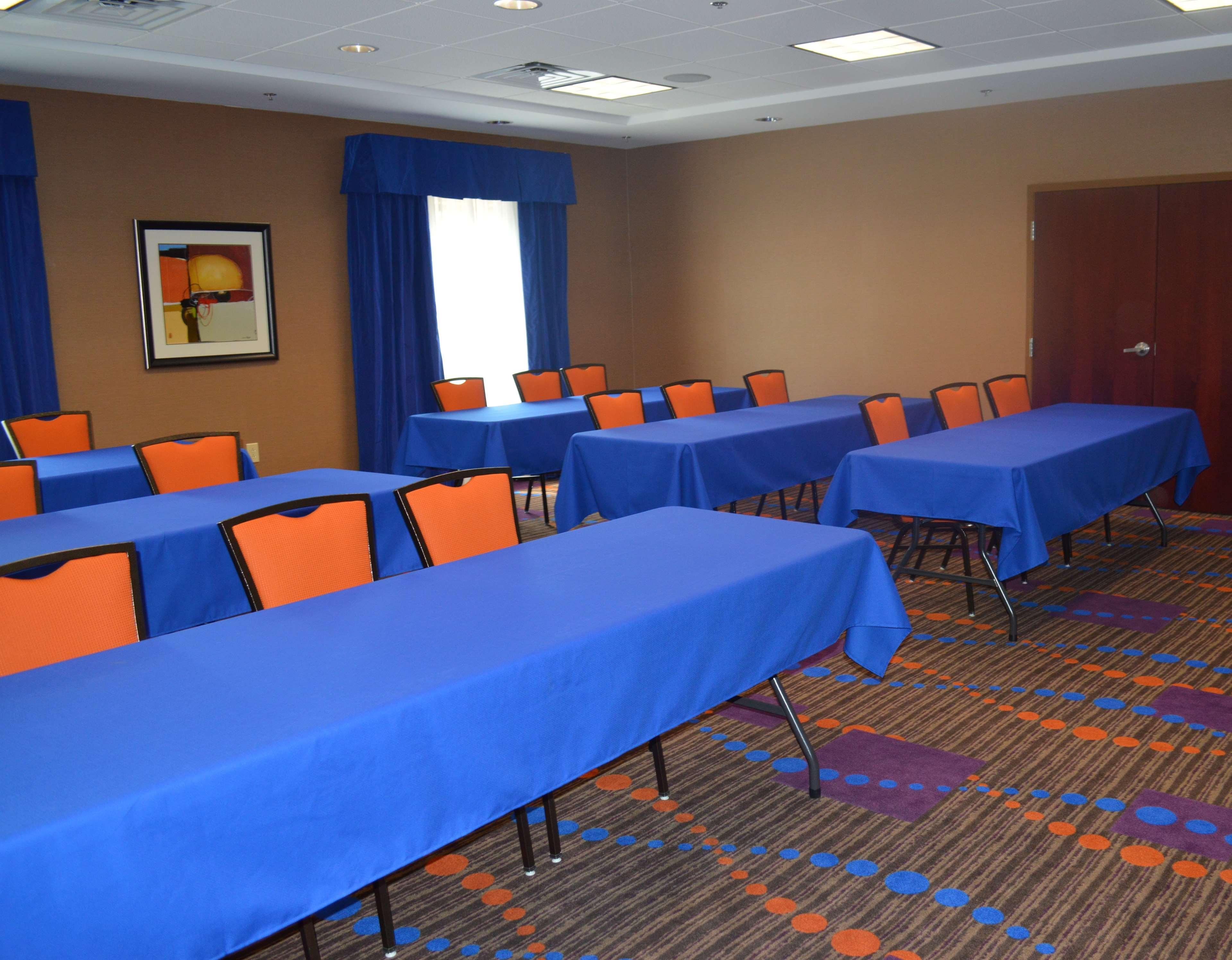 Hampton Inn Фолеи Екстериор снимка