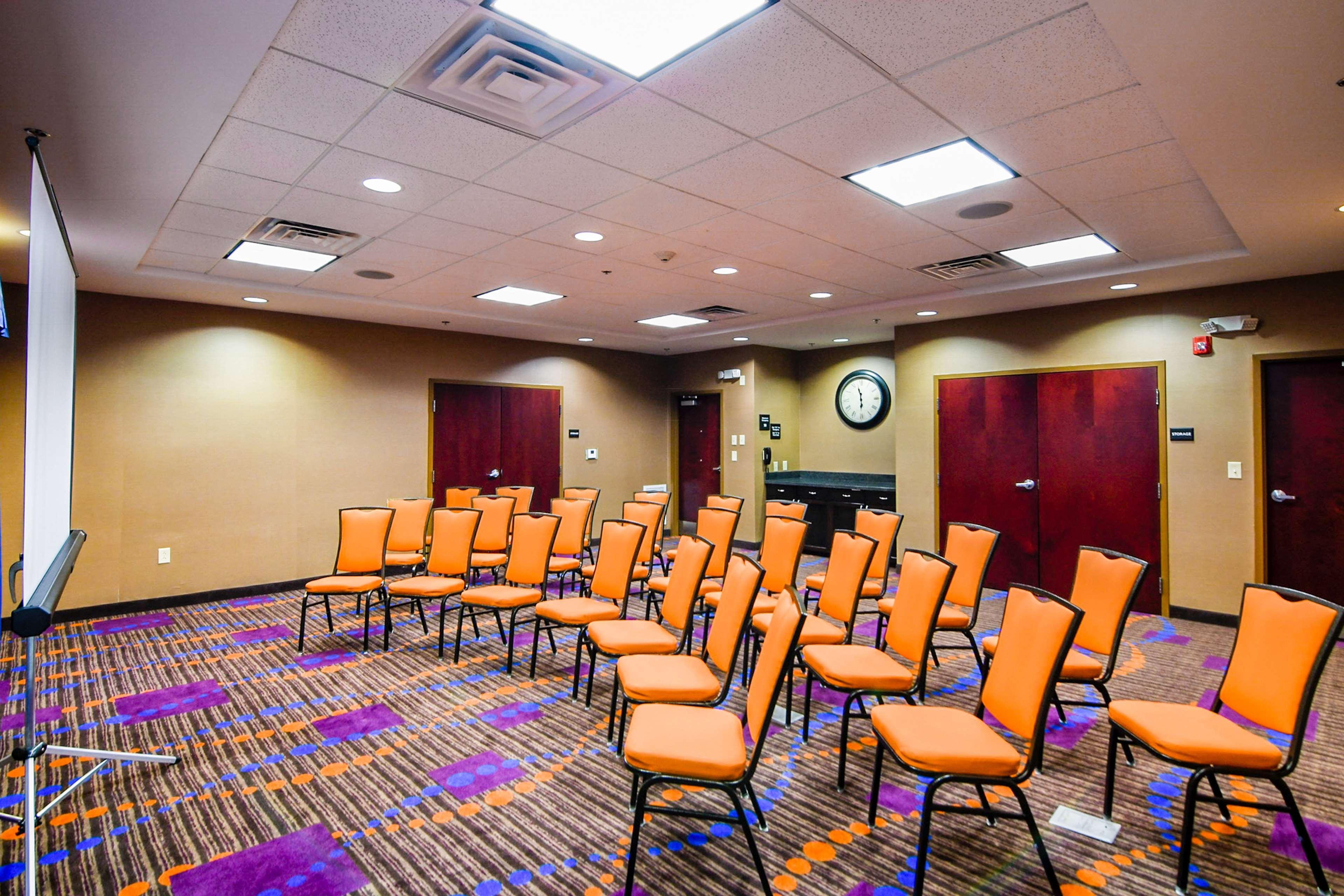 Hampton Inn Фолеи Екстериор снимка