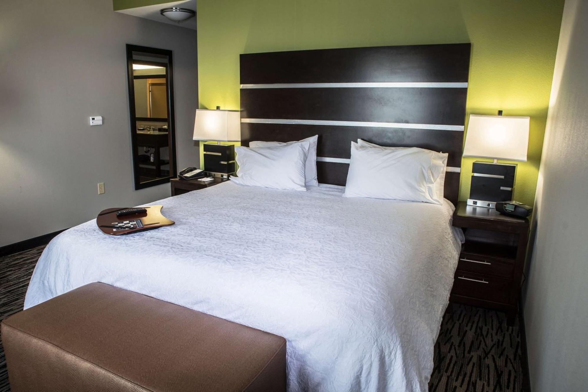 Hampton Inn Фолеи Екстериор снимка