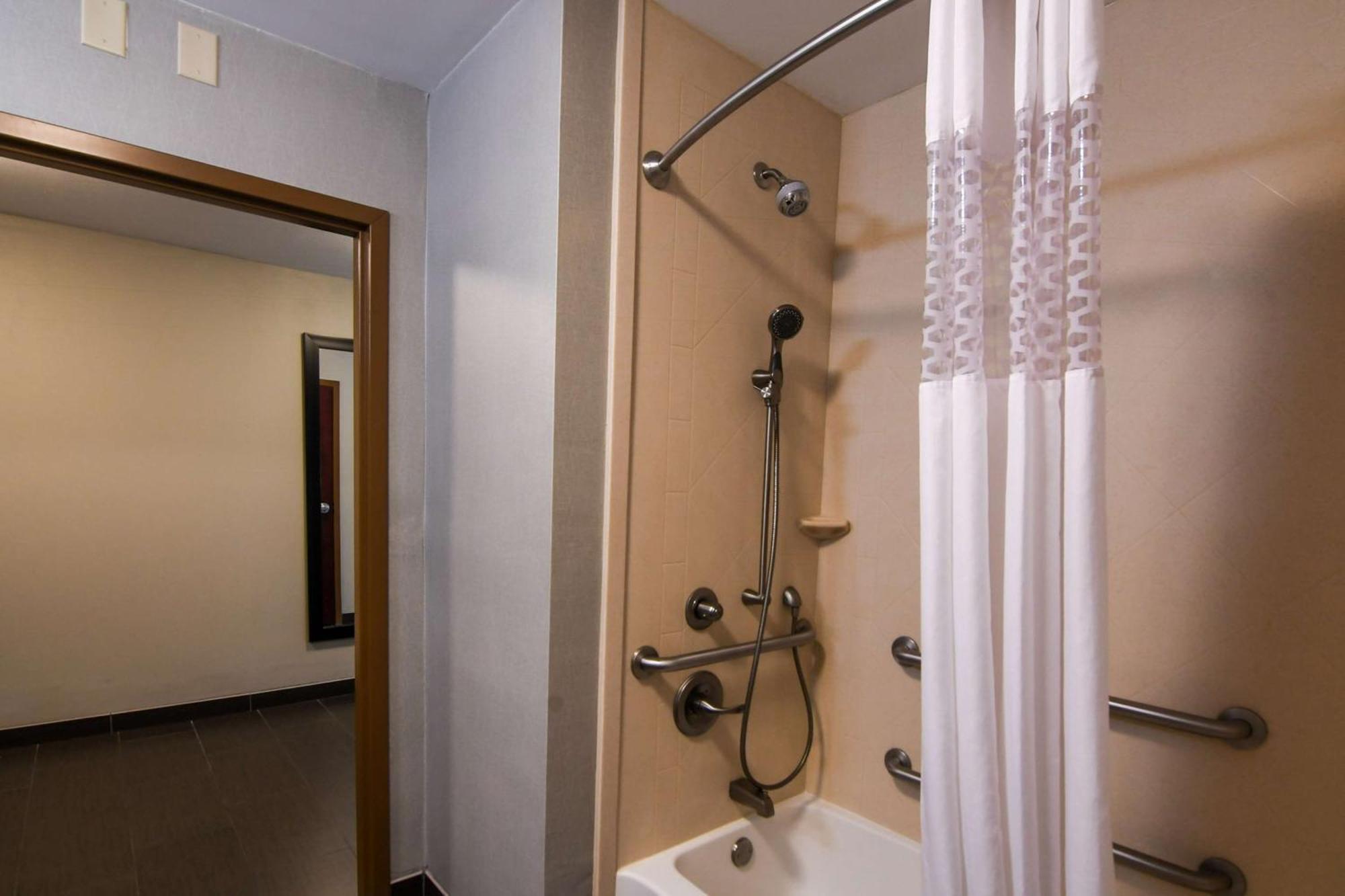 Hampton Inn Фолеи Екстериор снимка