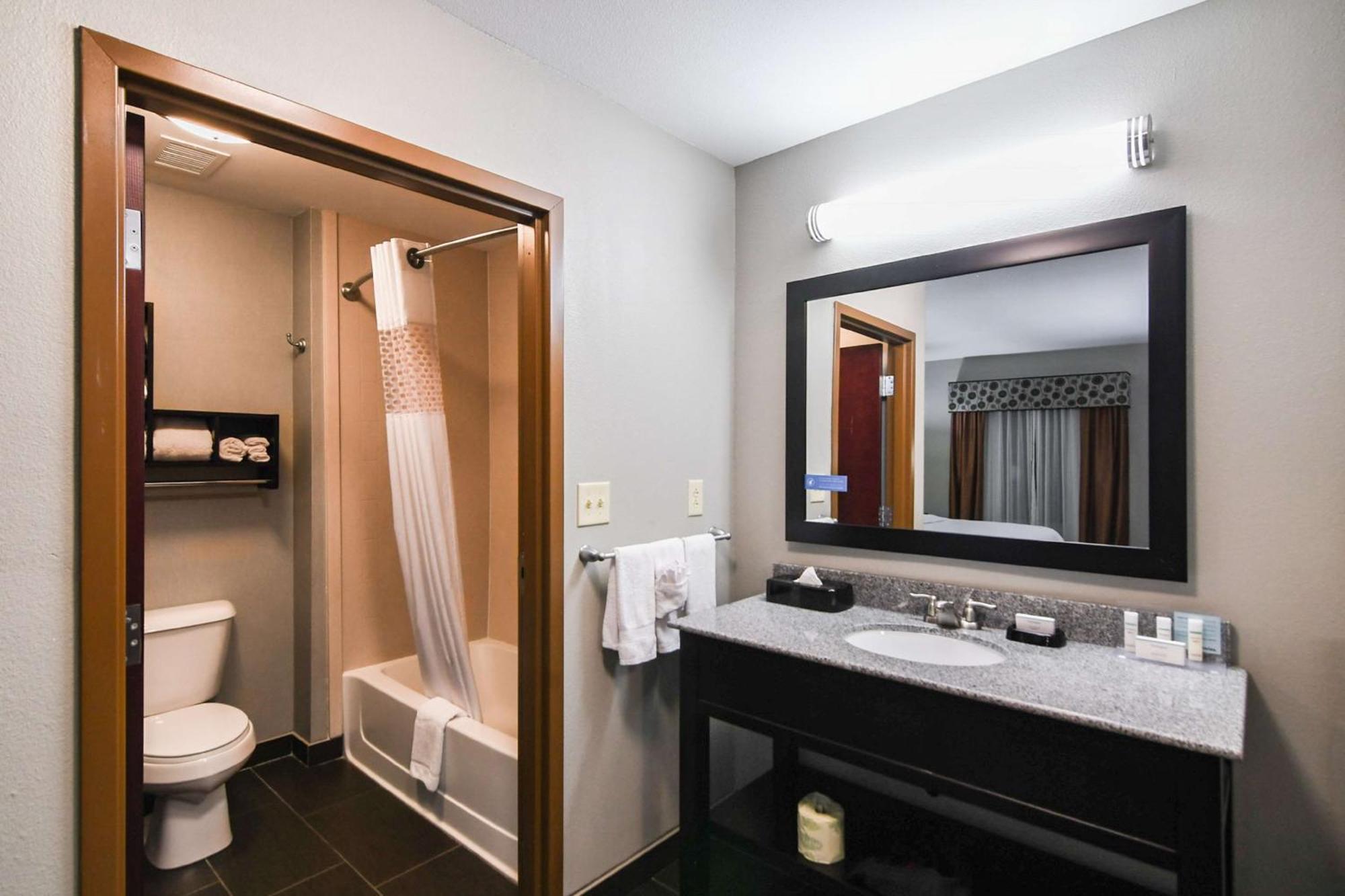Hampton Inn Фолеи Екстериор снимка